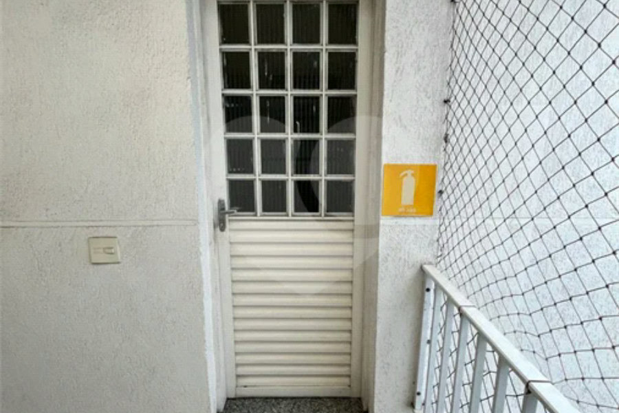 Ótimo Prédio Comercial !! Vende Total ou Aluga andar superior..OPORTUNIDADE !