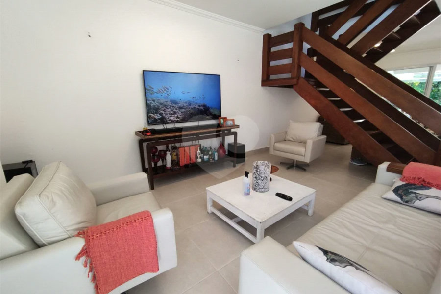 Casa à venda com 5 quartos, sendo 3 suítes,  em Riviera de São Lourenço, Bertioga, SP