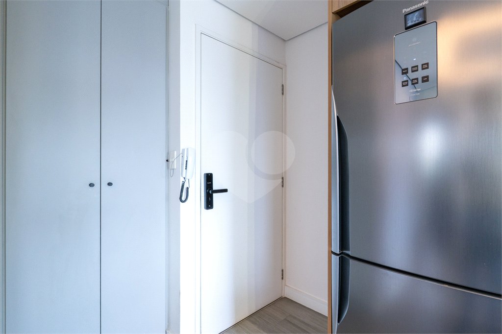 Apartamento a venda na Rua Gaspar Lourenço totalmente reformado - 2 quartos, varanda