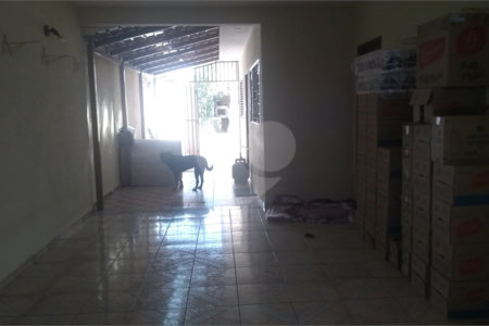 Casa térrea para venda ou locação no Santa Felícia.