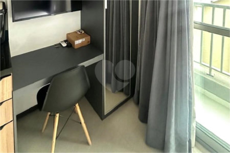 Studio de 28m2 mobiliado com sacada à venda na Bela Vista