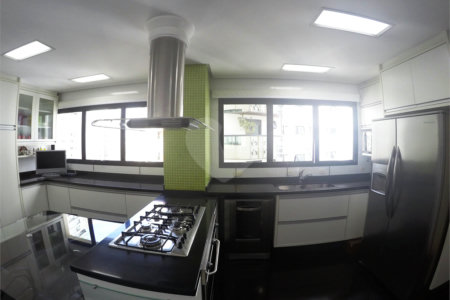 Apartamento 215m² no Anália Franco - 3 suítes