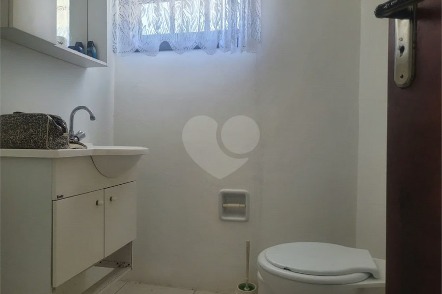 Casa à venda com 7 quartos, sendo 5 suítes, em Guaratuba, Bertioga, SP