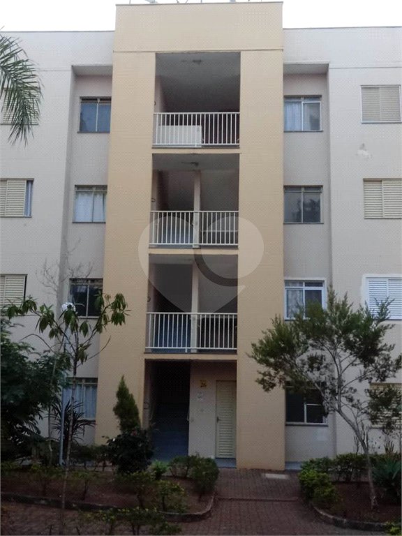 Apartamento no Condomínio Residencial Jardim das Torres.