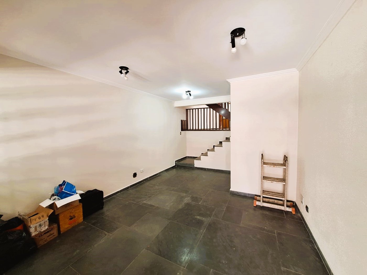Casa à venda com 4 suítes, sendo 1 suíte externa, no Jardim Bonfiglioli, São Paulo - SP