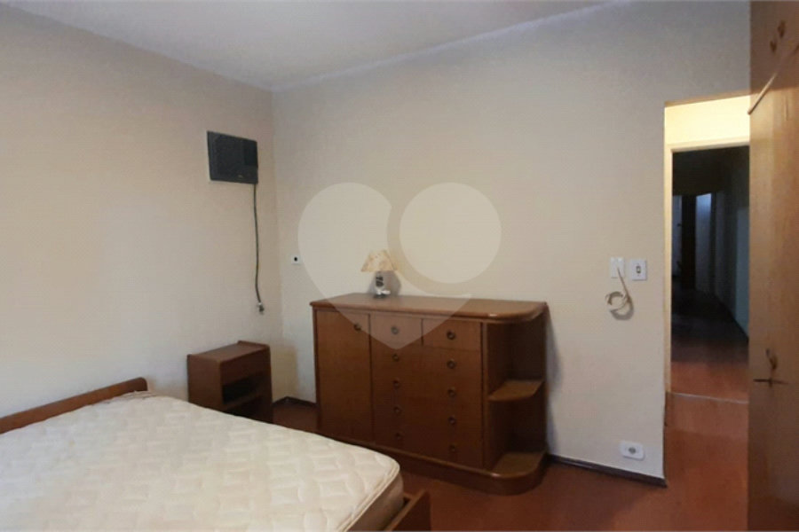 Sobrado amplo com 3 quartos, suíte e quintal para venda no Tremembé !!!