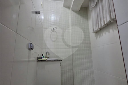 Sobrado Reformado 3 Dorms sendo 1 Suíte e 2 Vagas