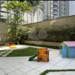 Apartamento LINDO reformado 4 dormitórios, sendo 2 suítes 1 mster, closet varandas integradas.