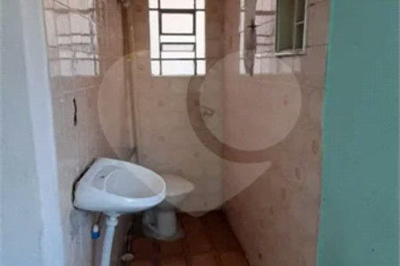 Sobrado á Venda no Ipiranga, 3 dormitórios, 2 vagas na garagem, reformado