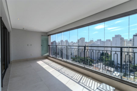 Apartamento para venda em Moema com 3 quartos, sendo 3 suítes, 2 vagas, 149 m²