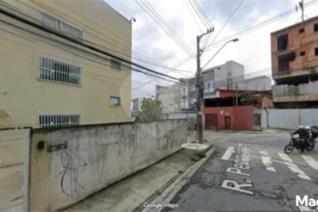 Galpão com 1155m² , 6 banheiros , sendo 2 vestiários , atualmente com 13 vagas , podendo chegar a 17 , à venda na Vila Principe de Gales em Santo André.