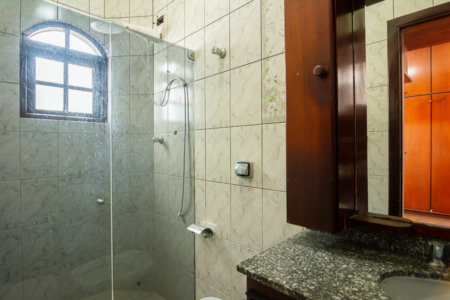 Sobrado à venda 187m² com 5 quartos, sendo 2 suítes, em Conjunto Residencial Butantã próximo à USP
