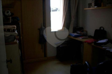 Apartamento à Venda na Paraíso / 03 Dormitórios