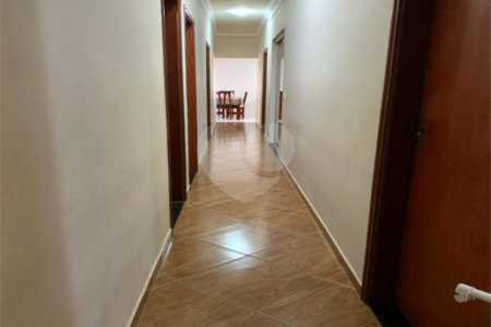 Casa à venda com 4 quartos, sendo 1 suíte, em Jardim Cruzeiro do Sul, São Carlos, SP