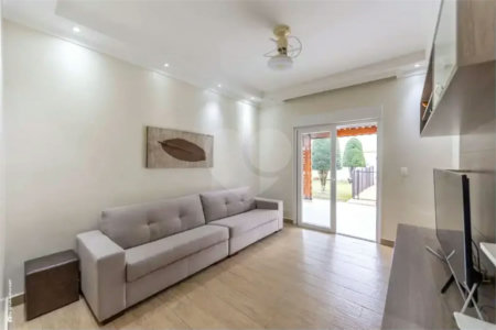 Casa Térrea à venda com 3 quartos, sendo 1 suíte, em Interlagos, São Paulo, SP