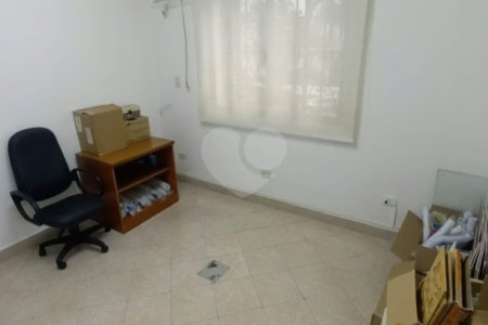 Sobrado comercial para locação em Perdizes | 160m² | 2 Andares | 7 Salas