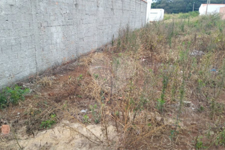 Lote no Jardim do Bosque, aceita financiamento ou aquisição de terreno e construção .