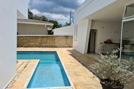 Casa à Venda em Condomínio Fechado na Cidade de Vinhedo/SP