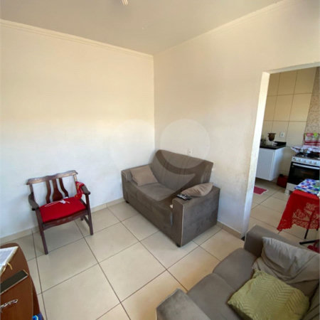 Casa e sala comercial na Vila Jacobucci