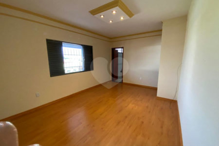 Casa no Jardim Hikare