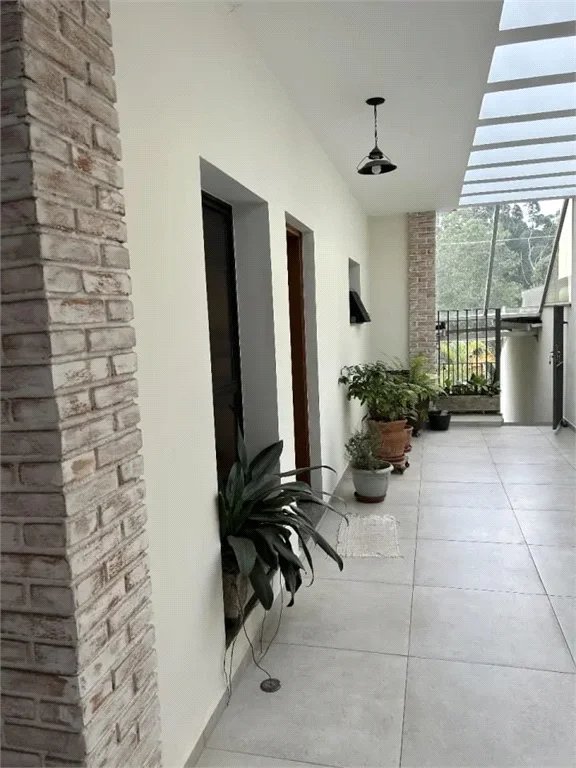 More numa mansão em um bolsão fechado de imóveis !!!!