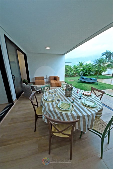 Indaiatuba - SP - Condomínio Helvetia Park - 490 m² Terreno - Sobrado com 307 m² de Área Construída - Escritório com móveis planejados - Sala de estar e jantar ampla e integradas - Cozinha planejada completa, com eletrodomésticos (cooktop, forno, coifa, geladeira, microondas) - Lavanderia