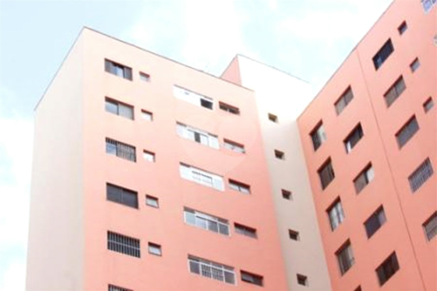 Apartamento 03 Dorm 02 Banheiros 01 Vaga na Saúde para Venda.