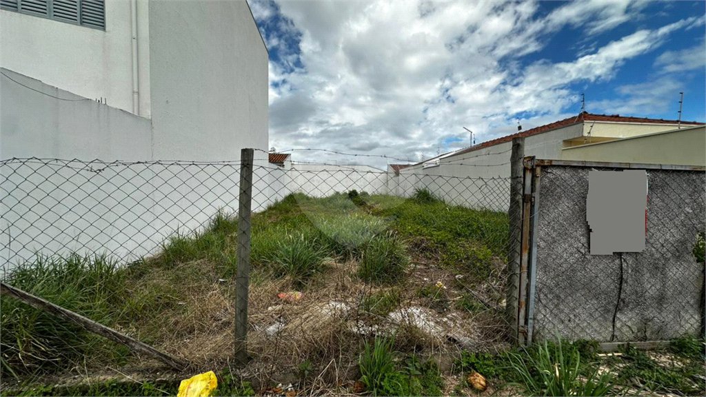 Terreno à venda em Jardim São João Batista, São Carlos - SP
