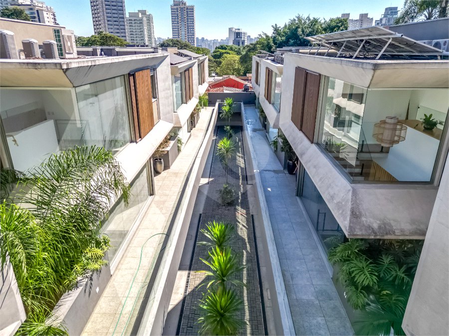 Casa à venda com 3 suítes no condomínio Lazuli, São Paulo - SP