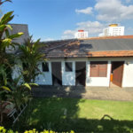 Casa com Piscina, Sauna e Edícula em Rua Arborizada no Tremembé