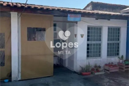 Oportunidade única de adquirir uma casa espaçosa e bem planejada no bairro Galo Branco! Este imóvel