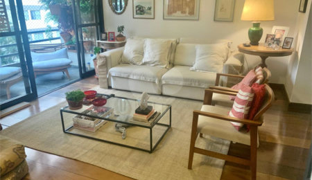 Apartamento à venda com 2 quartos, sendo 1 suíte,  em Real Parque, São Paulo, SP