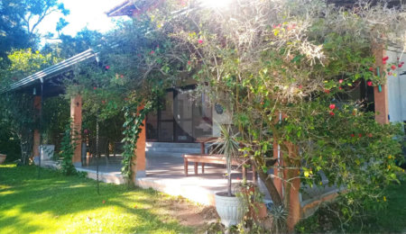 Casa à venda com 3 suítes no condomínio Vale da Santa Fé, Vinhedo - SP