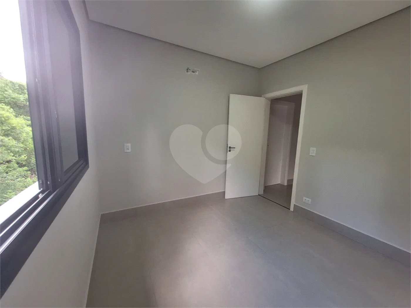 Casa NOVA com 03 suítes , piscina e condomínio com lazer completo!