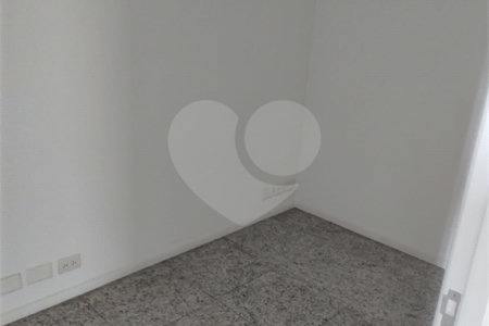 Sala Comercial na Prestigiada Alameda Lucas Nogueira Garcez