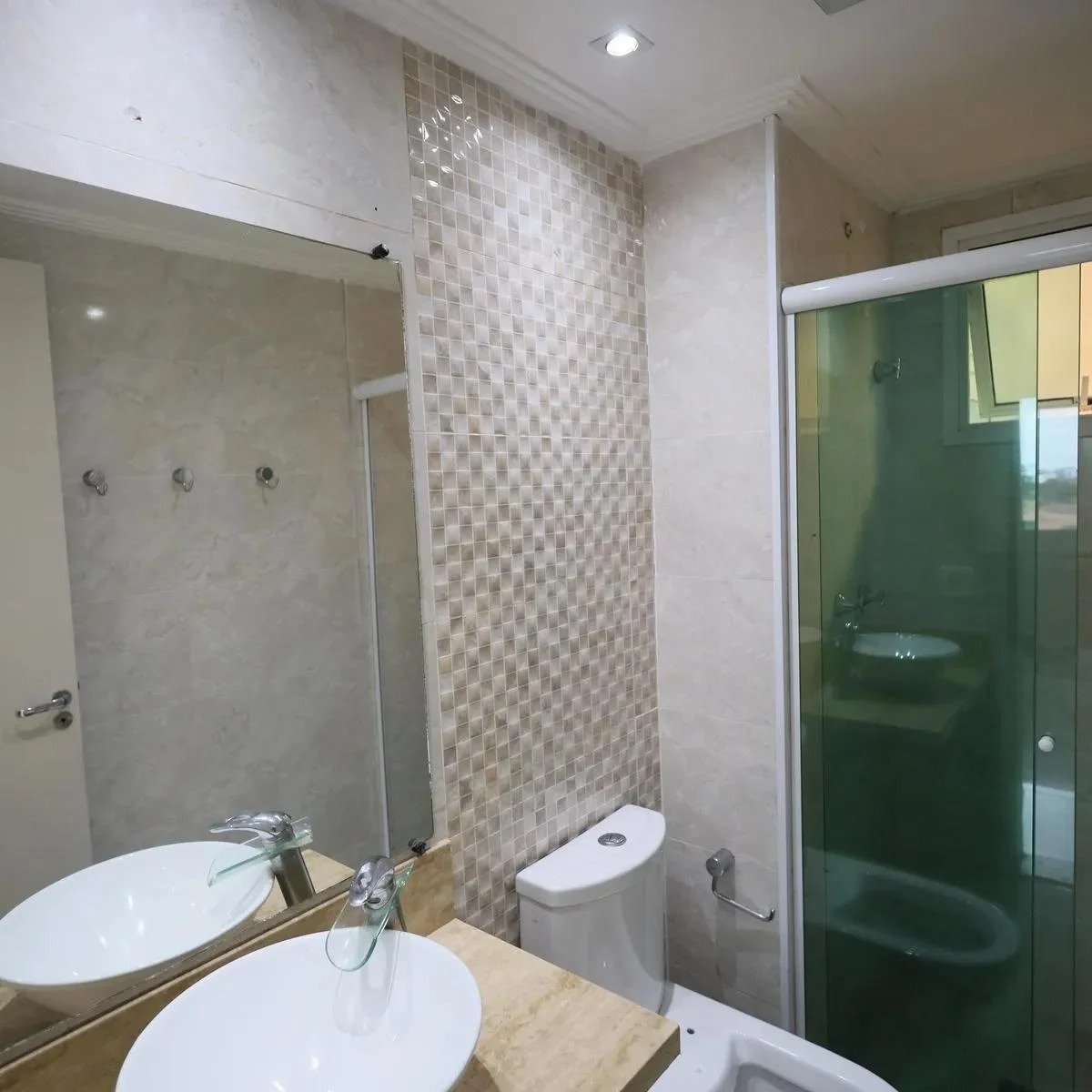 Apartamento à venda com 3 quartos, sendo 1 suíte, em Cidade São Francisco, São Paulo - SP