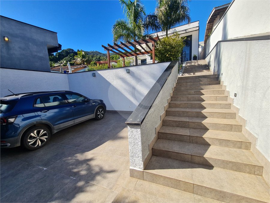 Casa com 4 dormitórios à venda, 214 m² por R$ 1.890.000 - Parque Arco Iris - Atibaia/SP