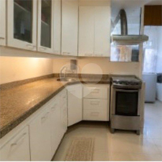 Apartamento com 3 dormitórios e 1 vaga fixa, em região tranquila perto da Av. Washingtonís e de diversos serviços. Ideal para quem quer morar bem e com comodidade.
