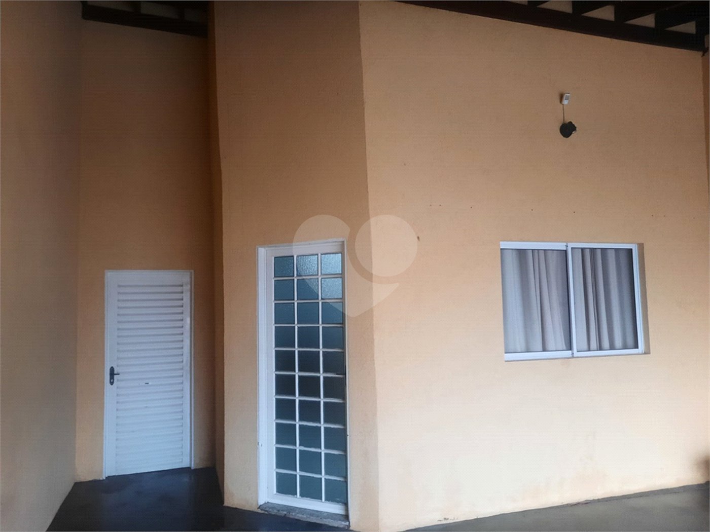 Ótima Oportunidade: Casa com Área de Lazer e Garagem para Dois Carros