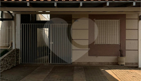 Casa à venda com 2 quartos, sendo 1 suíte, no condomínio Moradas III, São Carlos - SP