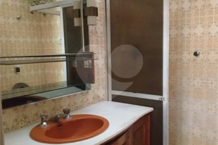 Casa à venda com 4 quartos, sendo 1 suíte,  no Centro, Vinhedo, SP