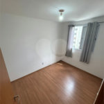 Apartamento de 44m² com vaga na garagem.