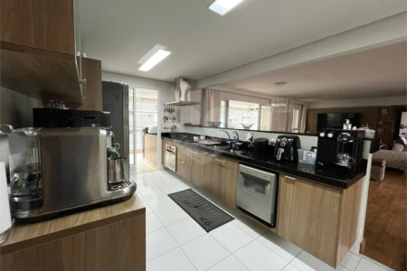 Apartamento á venda com 200m² - Bosque da Saúde