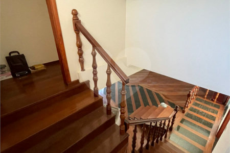 Excelente casa no Parque Santa Marta.