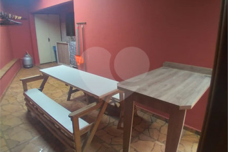 Casa + salão comercial na Vila Vista Alegre