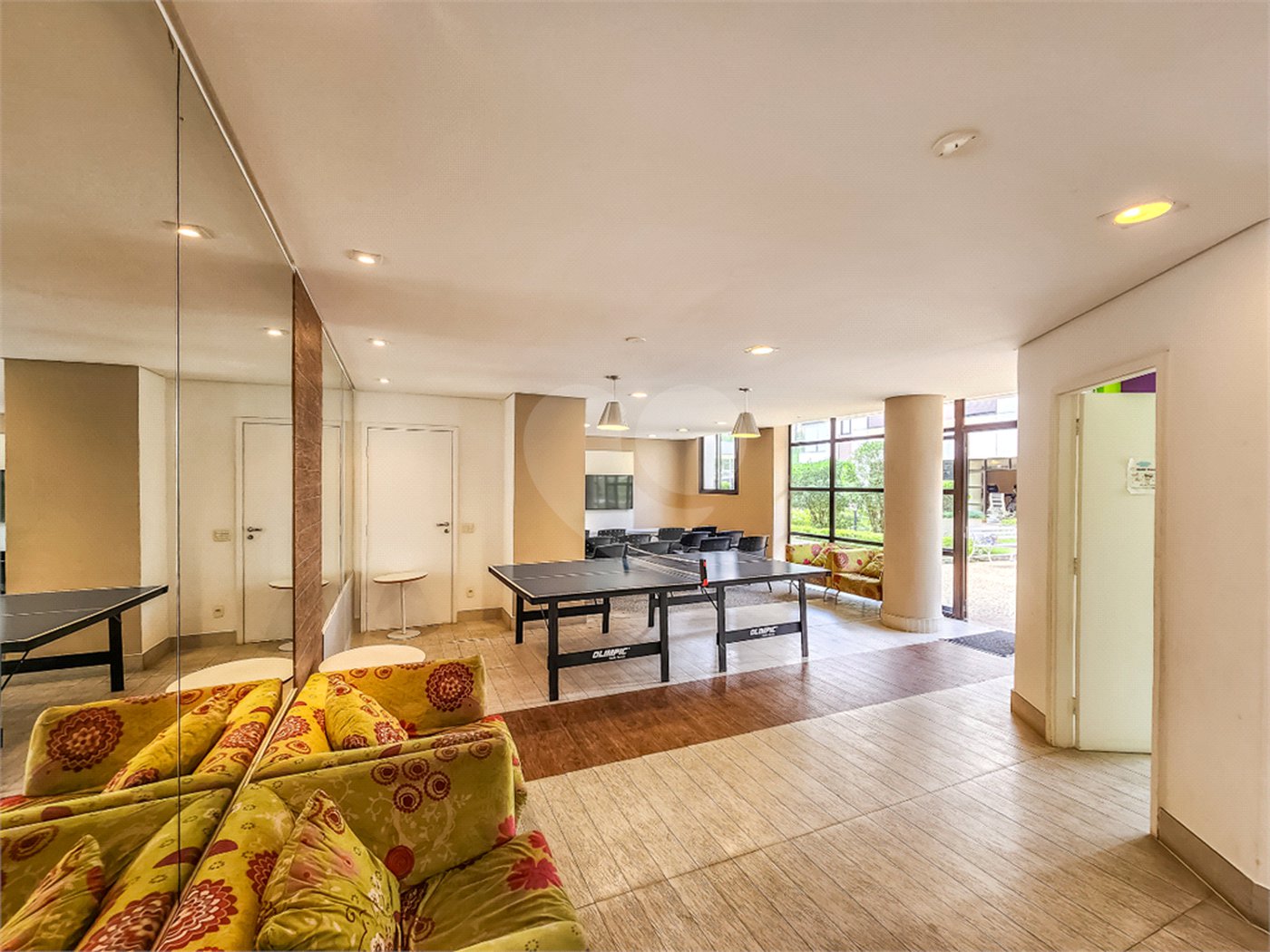 Apartamento a venda em Moema com 162m², 3 quartos ( suítes ) 3 vagas