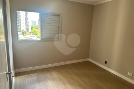 Apartamento à venda no Campo Belo- Para reforma