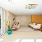 Apartamento de 127 m² em andar alto, com vista livre, 3 suítes planejadas, sacada gourmet envidraçada, 2 vagas e lazer completo, próximo ao Shopping Golden Square e à Avenida Kennedy.