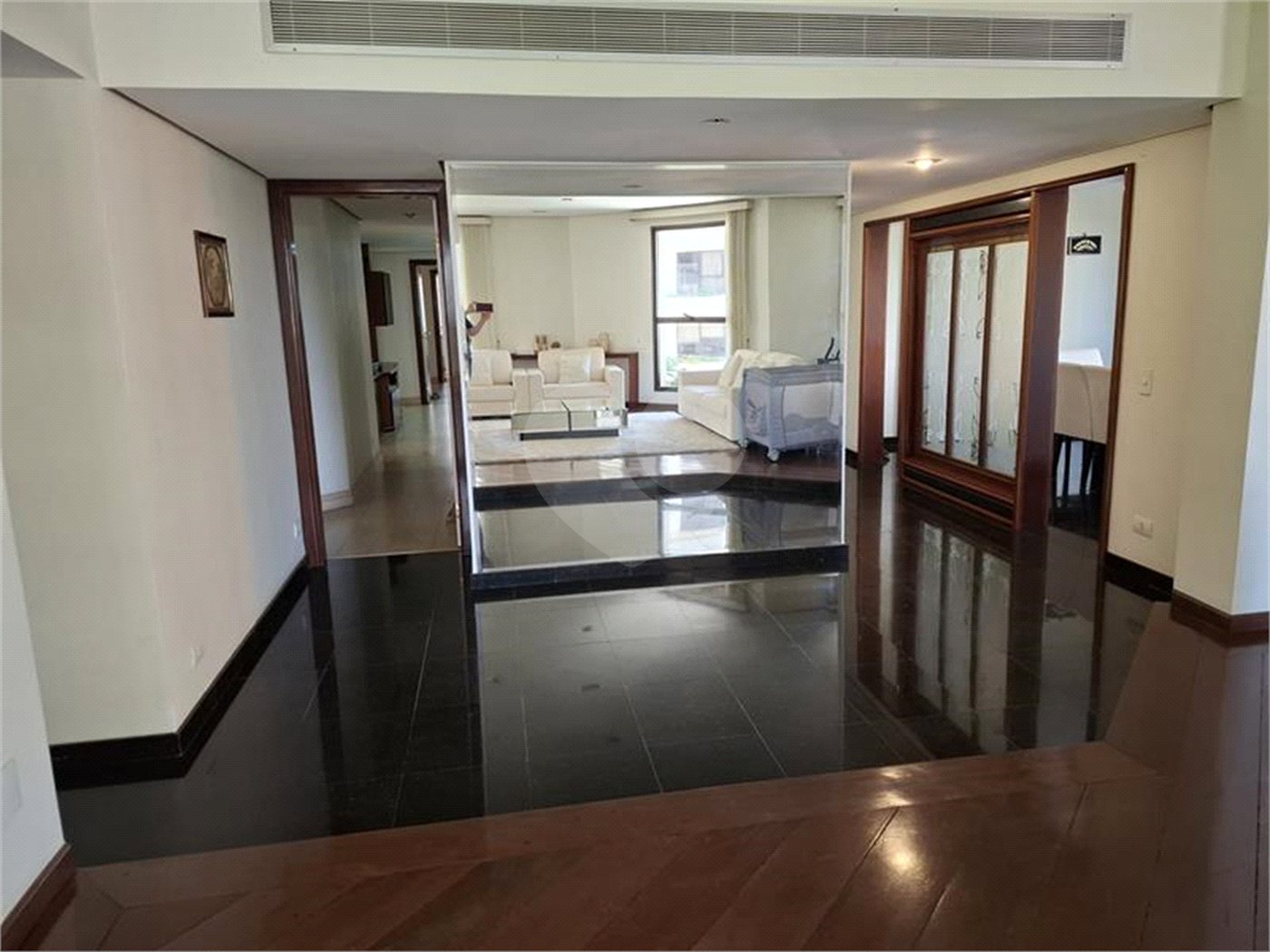 Apartamento, a venda, com 300m² de área privativa, 4 suítes, 4 vagas - Santana / SP