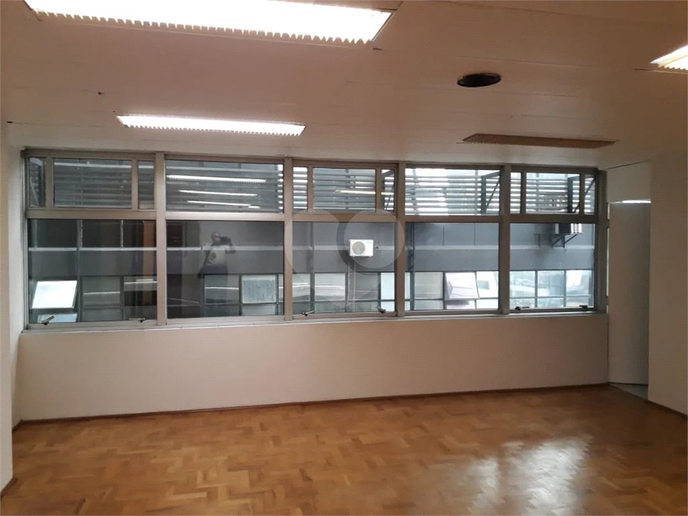 Conjunto Comercial na Av. Paulista, Anexo ao Metrô Brigadeiros